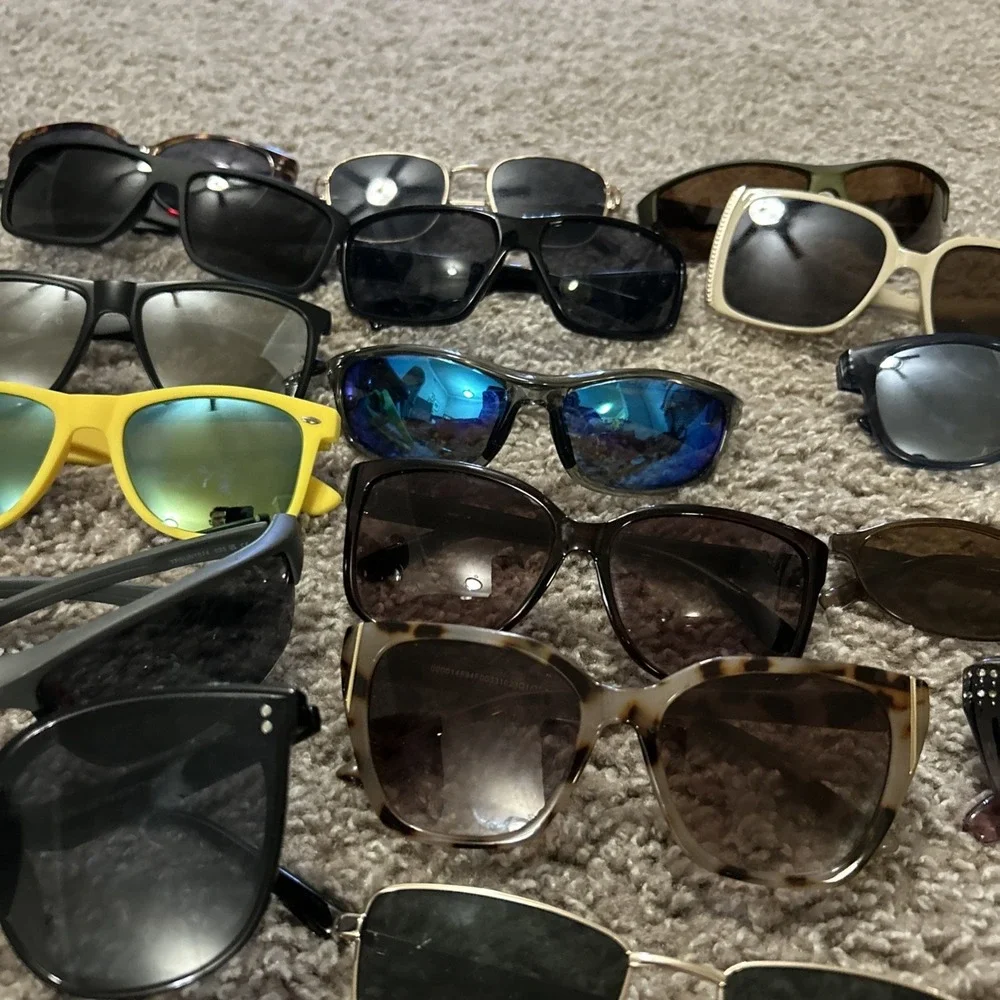 Sunglasses Lot Of 50 Mixed Brand Blender/Kenneth Cole Etc Bulk